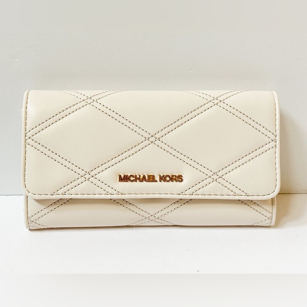 Michael Kors NWT Cream Quilted Wallet